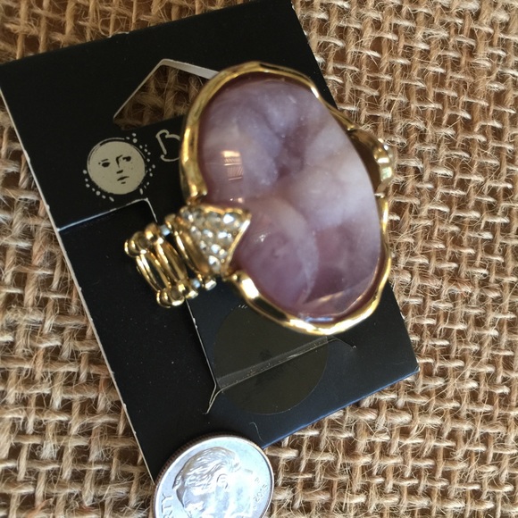 Statement Ring - Picture 2 of 2