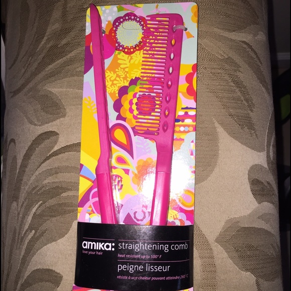 Amika straightening comb. 💕