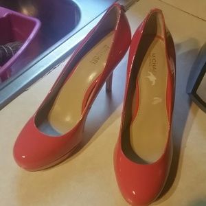 Michael kors pumps