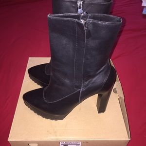 Leather high heeled bootie