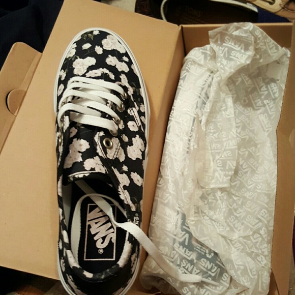 Vans Camden floral sneakers.  8