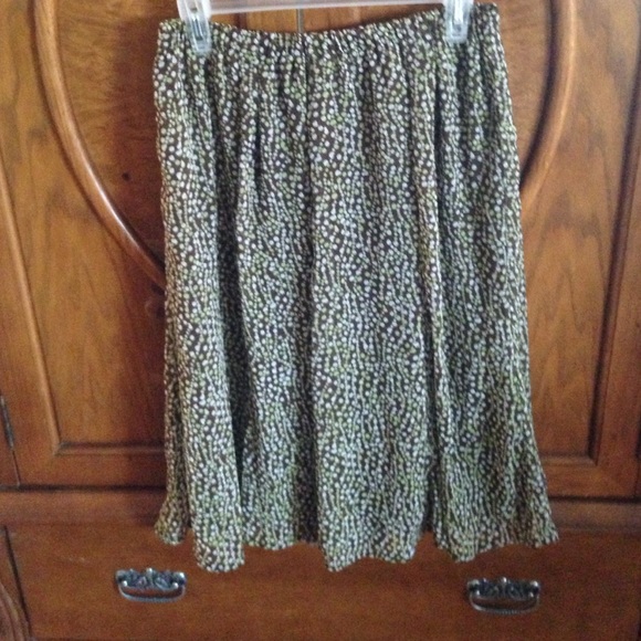 Adorable spotted skirt