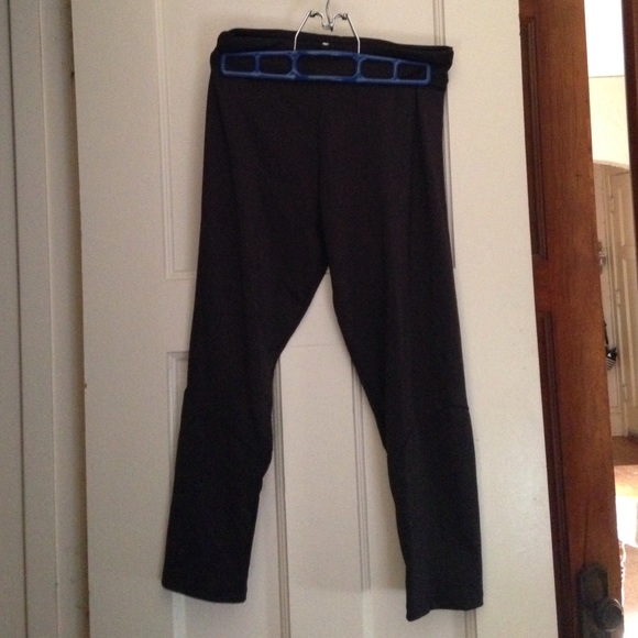 Black mid calf running leggings- medium