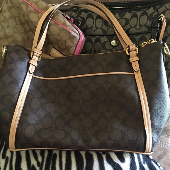 ❌SOLD❌ Authentic coach purse - Picture 2 of 4