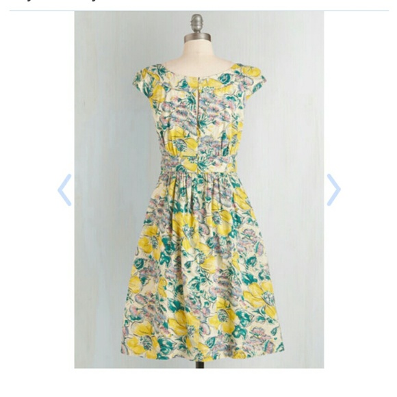 Emily and Fin Day after Day in Sketched Flowers - Picture 2 of 3