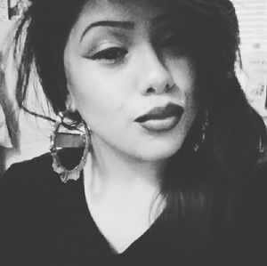 Meet your Posher, Alejandra