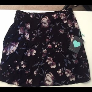 New Kendall & Kylie flower print skirt size small
