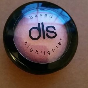 DLS Baked Higlighter