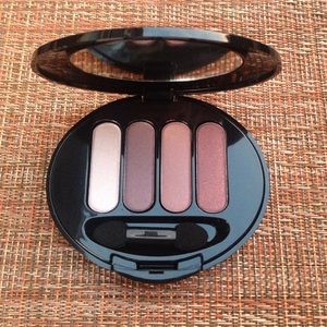Avon True Color Eyeshadow Quad + FREE 🎁