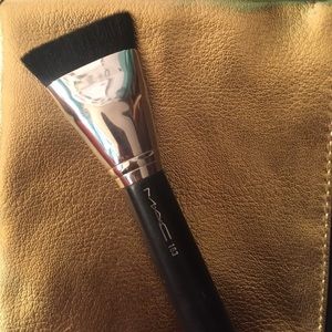 MAC 163 Contour Brush