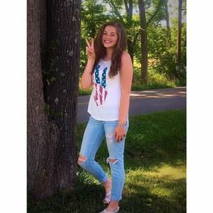 Meet your Posher, Alexis