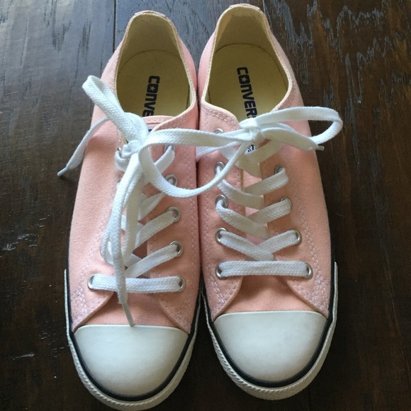 Light pink converse💕[Can lower price]