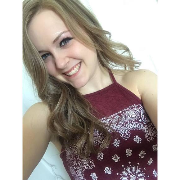 Meet your Posher, Mekaea