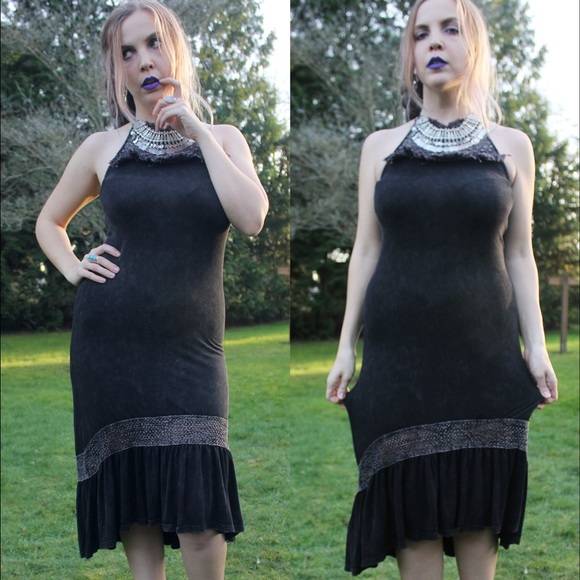 Last 1 SALE ✨Black Inset Halter Ruffle Midi Dress - Picture 4 of 4