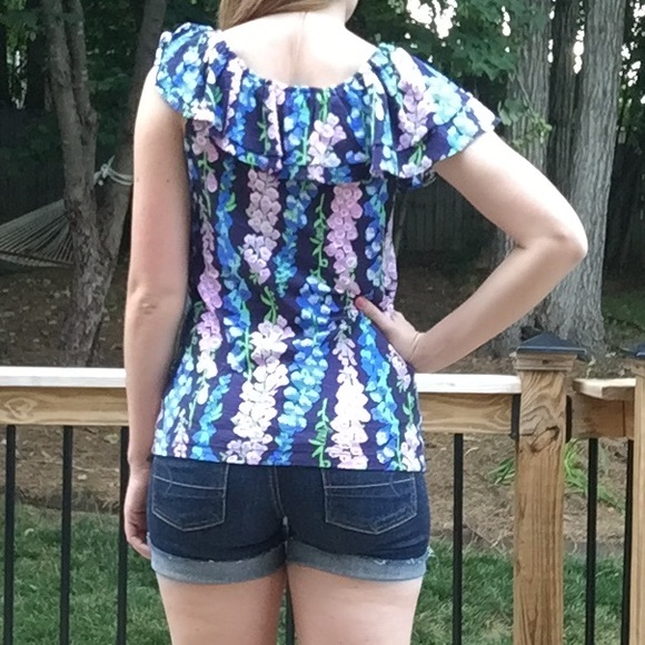 Lilly Pulitzer ruffle top size small - Picture 6 of 6