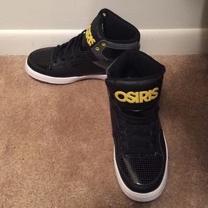 Kids size 6 Osiris high top shoes Kids size 6 Osiris high top shoes