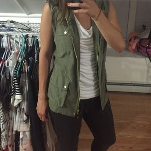 GREEN VEST