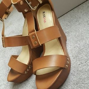 Wedge heels