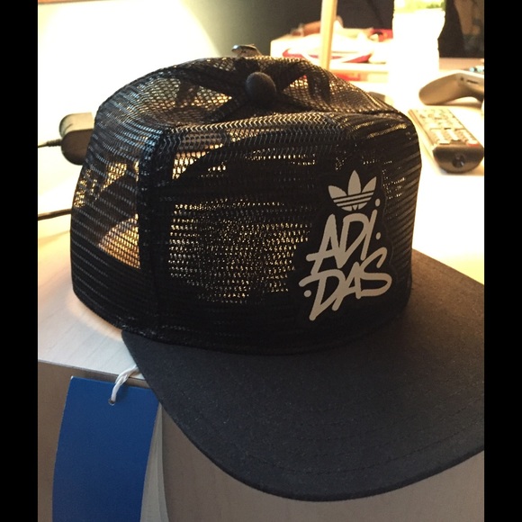 ADIDAS Men Trucker Mesh Hat