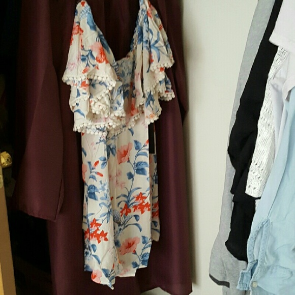 Flowy off sholder summer time shirt dress - Picture 2 of 2