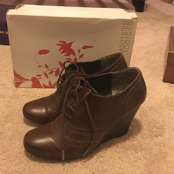 Mootsies Tootsies Laced Wedge Booties