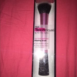 Real techniques stippling brush