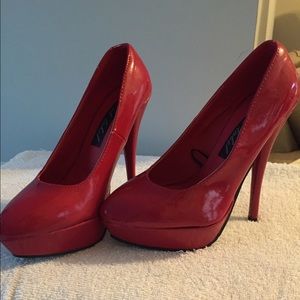 Red platform 5" heels