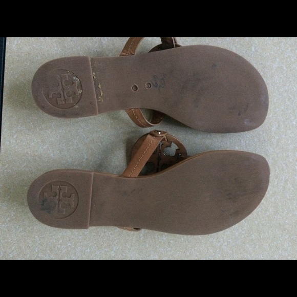 🚫SOLD🚫Tory Burch Miller 2 SZ 9 1/2 - Picture 2 of 4