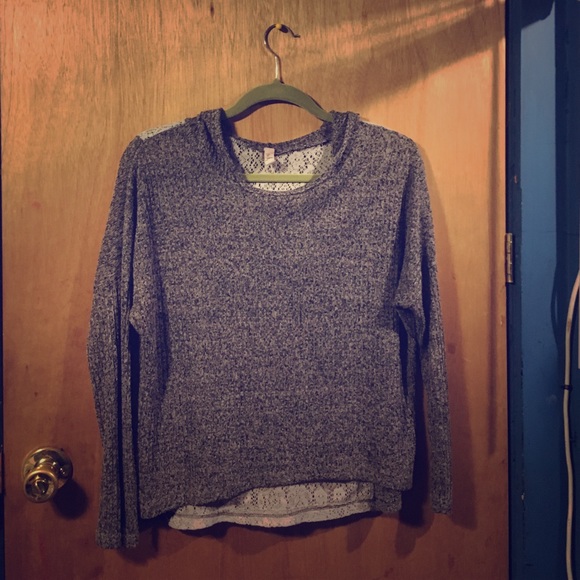 Sweatshirt