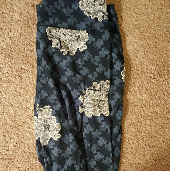 EUC OS Lularoe leggings