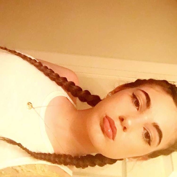 Meet your Posher, Mia