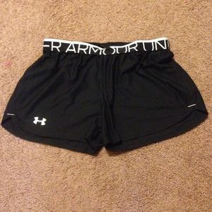 ☀️Under Armour Semi-Fitted Shorts☀️