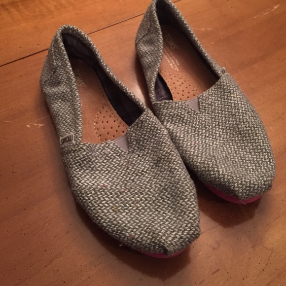TOMS knit grey with pink soles