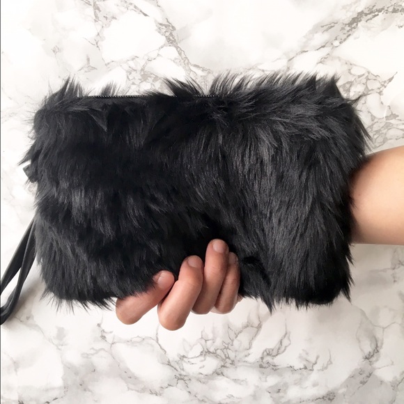 Fur ball wristlet in black - Picture 2 of 4