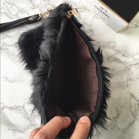 Fur ball wristlet in black - Picture 4 of 4