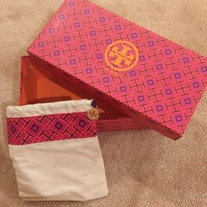 Tory burch box with bag