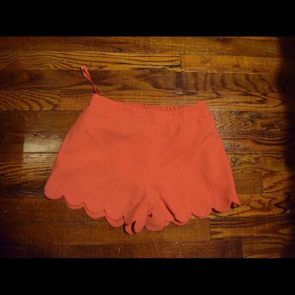 Coral scalloped shorts