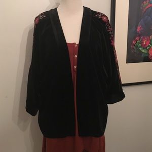 Velvet embroidered kimono