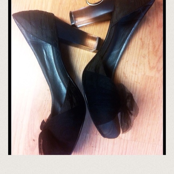 VINTAGE OMBRÉ VERA WANG HEELS