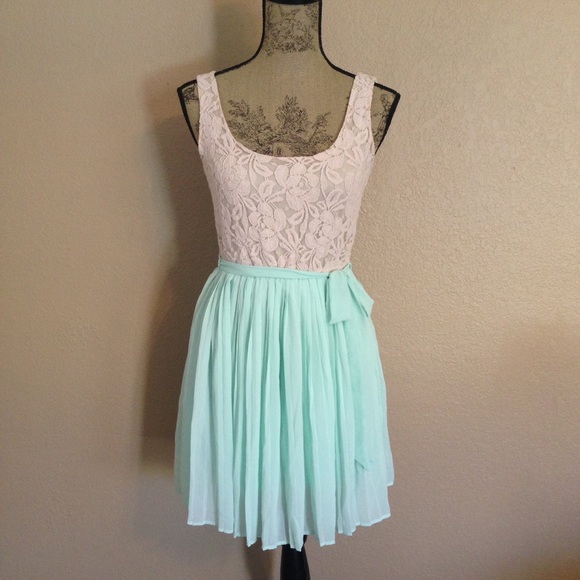 Lace Pleated Mint Dress