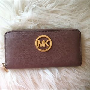 Michale Kors wallet