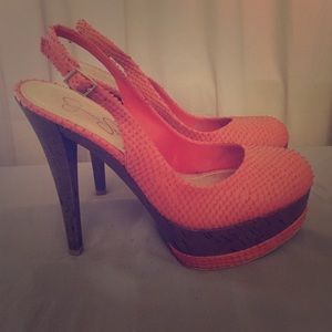 Jessica Simpson pumps