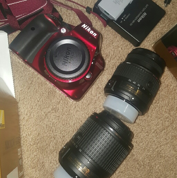 Nikon - Picture 2 of 2