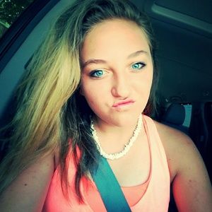 Meet your Posher, Breanna