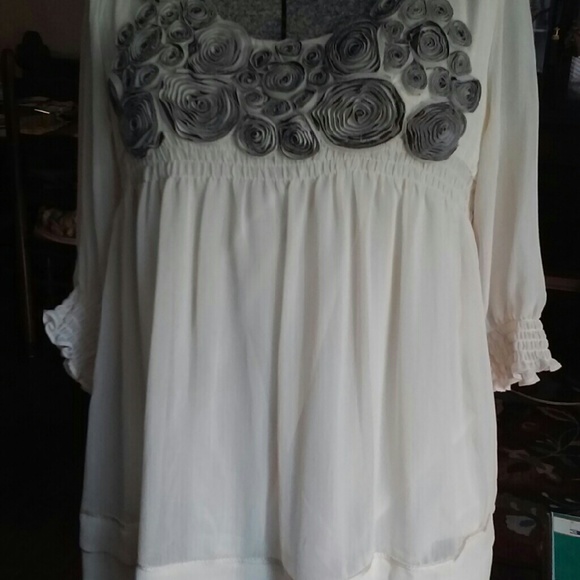 Lovely cream and black top