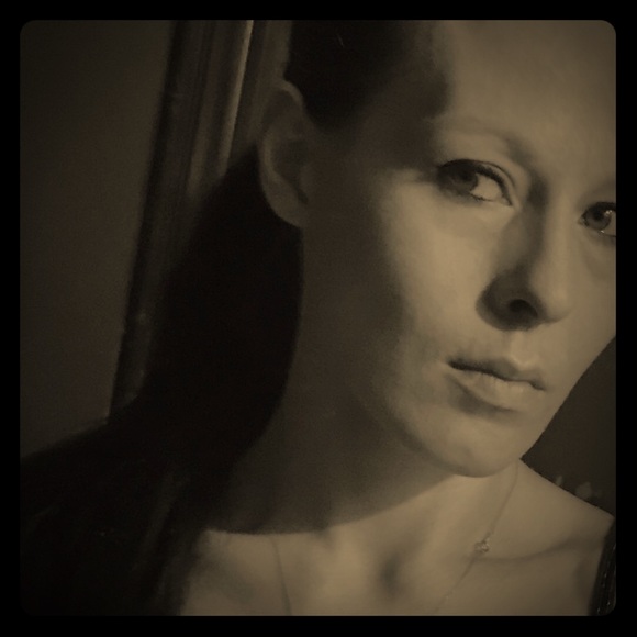 Meet your Posher, Jenny - Picture 2 of 8