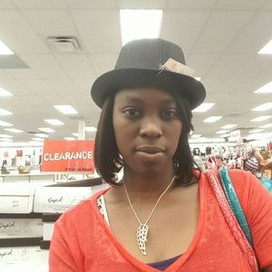 Meet your Posher, Rochelle