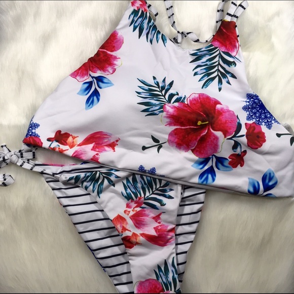 LAST L Reversible floral stripe high neck bikini - Picture 2 of 4