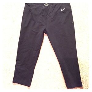 Nike Dri-Fit cropped leggings