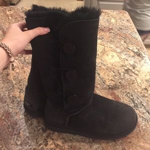 black Ugg boots
